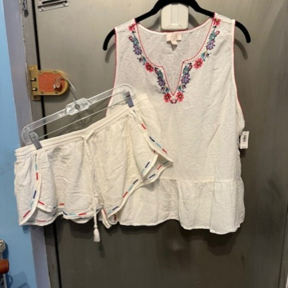 Retro Floral embroidered Blouse & matching dolphin shorts set –loungewear - L/XL